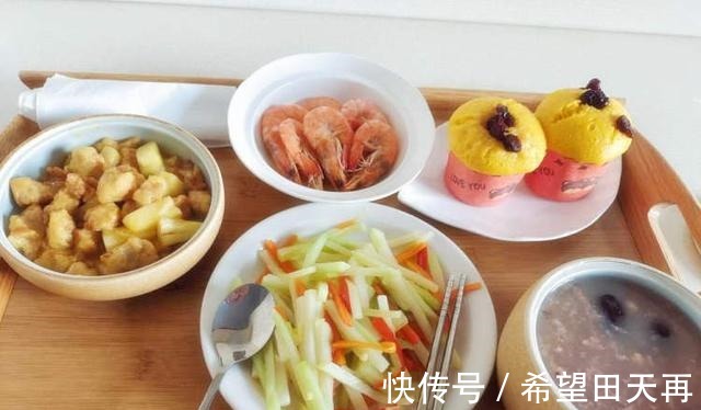 家庭和睦|婆婆不会做月子餐别为难她,那就请月嫂,省心省力大家都欢乐!