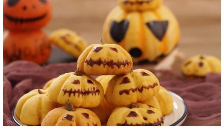 原来自己也能制作南瓜饼干，制作过程并没有你想象的复杂！