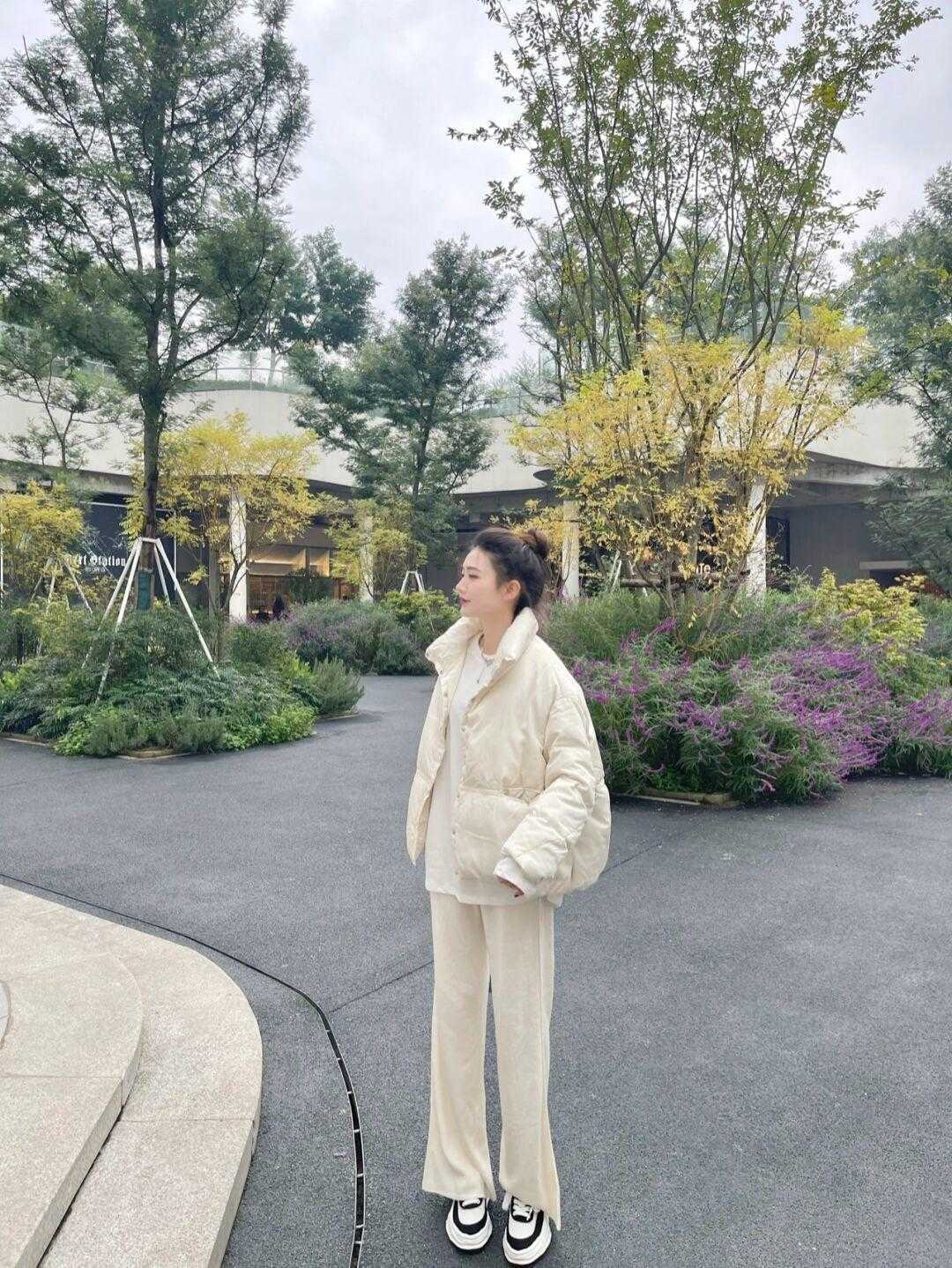 小姐姐|天冷建议买这3条裤子,遮肉保暖还百搭,梨形身材的女生快入手