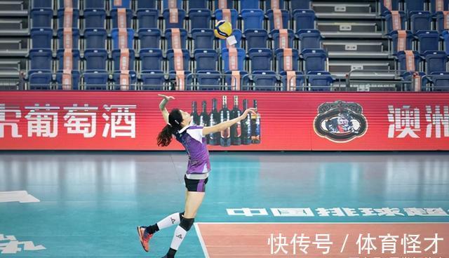 中国女排|中国女排2米高妹彻底崛起!副攻弱环终于有救,郎平可以放心了