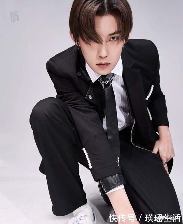 乐华训练生张景昀喊话想去乐华年会,杜华要求进前十五,希望大吗