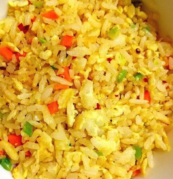 蛋炒饭很多人第一步就错了,此法做米饭粒粒分明,解馋好看也好吃