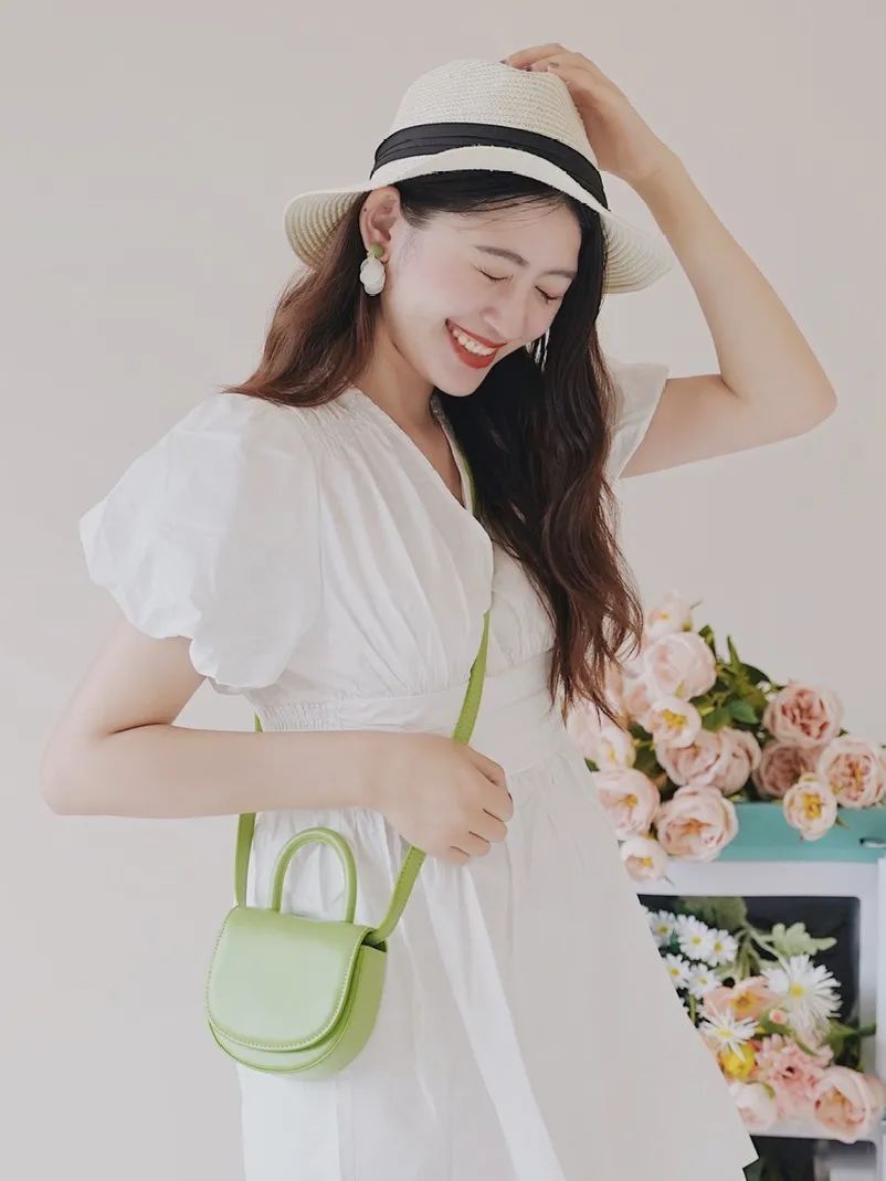 小姐姐|裙子款式太多怎么选？今夏流行穿“茶歇裙”，气质又显高