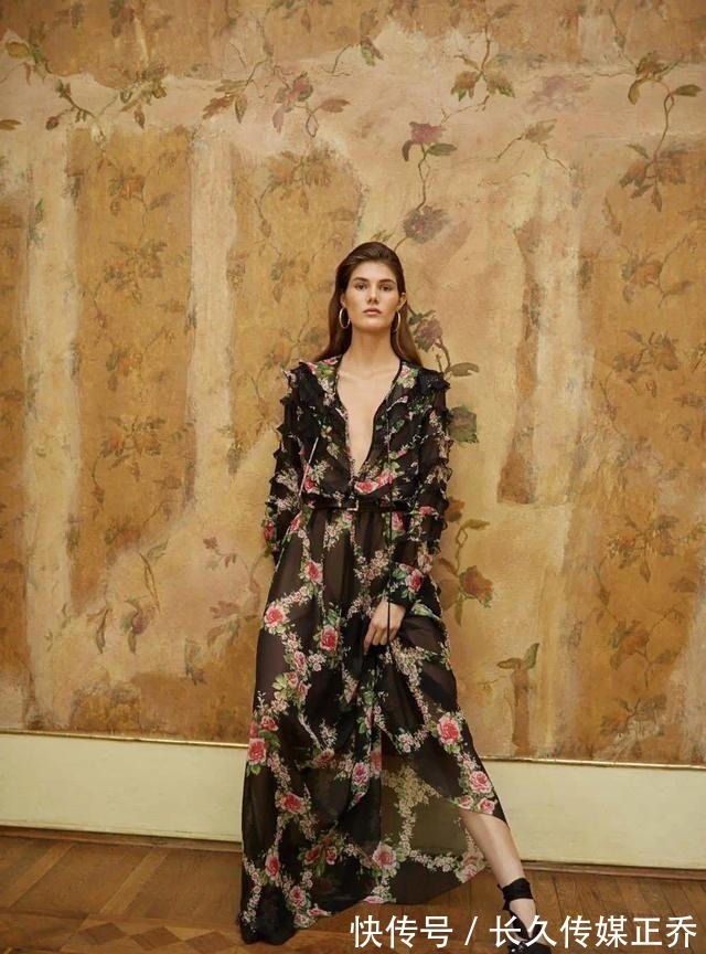 奶奶裙 入秋后短裙“失宠”了!今秋流行“奶奶裙”,不冷不热正好穿!