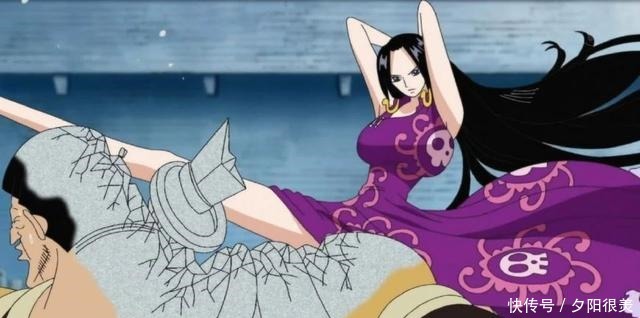 海贼王五张最羞耻的战斗图,罗宾的巨腿排第四,最后一张没眼看