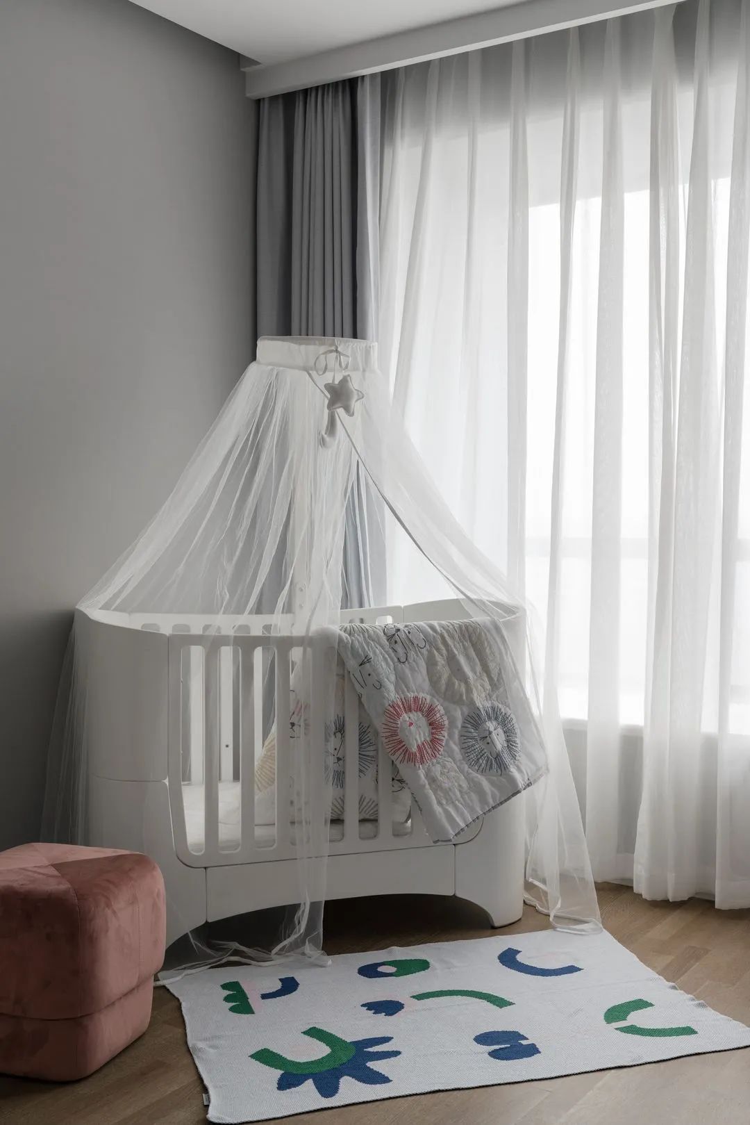 装饰画|130㎡现代极简，朴素的空间设计，也让生活简约温馨舒适