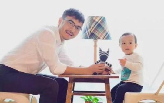 陈慕辰|他俩戏里是母子,戏外却是夫妻,给双胞胎孩子取名令人啼笑皆非