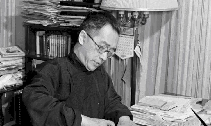 民国|民国寡妇,是慈母也是严父,缩衣节食给老师送钱,培养出一代大师