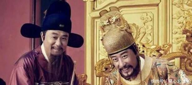 穷小子|一穷小子误打误撞将祖坟葬在龙脉上,几年之后,他成了开国皇帝!