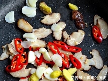 不用|豆腐这样做又鲜又香，只因加了这个调料，连鸡精都不用放