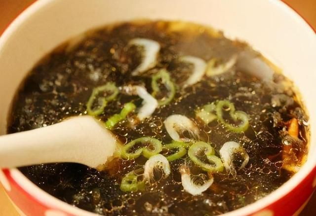 汤鲜|煮紫菜汤时,别直接就加水,早餐店主教我1个方法,汤鲜还无异味