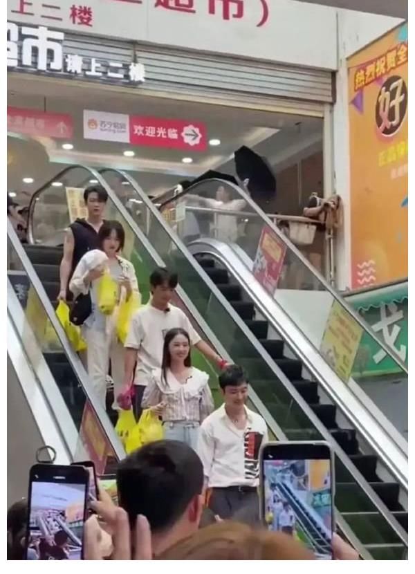 未播先火|《中餐厅5》未播先火 这一季都是“狠”角色！