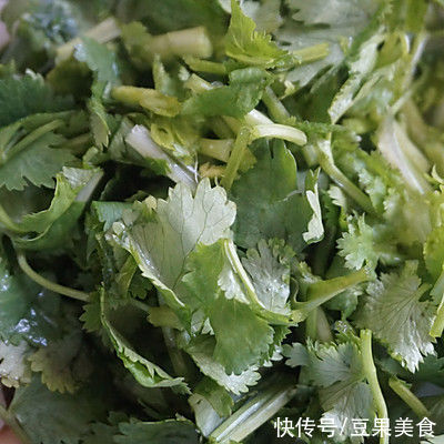 藜麦|简单易做的不用面粉的白菜饺子，让人吃了还想吃