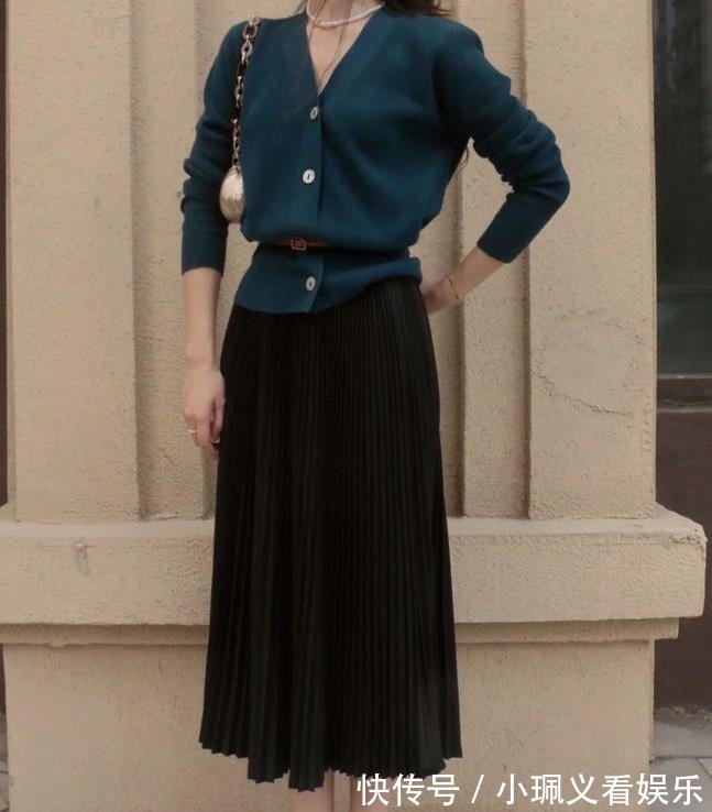 连衣长裙 轻熟女人的时尚、优雅的穿搭，彰显熟龄气质的美感