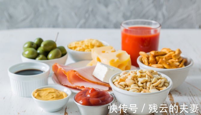 血壓|高血壓者，警惕三種并發癥！夏季控血壓，謹記“3不吃、4補充”！