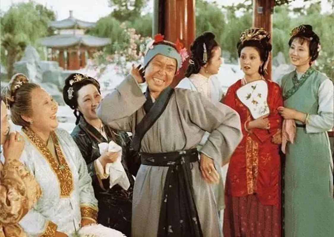 银子@《红楼梦》刘姥姥2次到贾府打秋风共得多少银两?可能有近千两