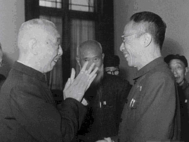 大学教授|溥仪户口本写初中学历,那他学术水平有多高?专家:当个大学教授绰绰有余