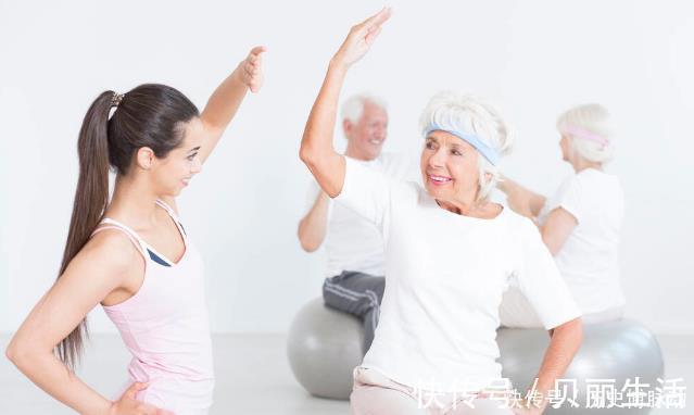 柔韧性|养生建议:50岁以后,这几种运动挑一样坚持下来,精气神好