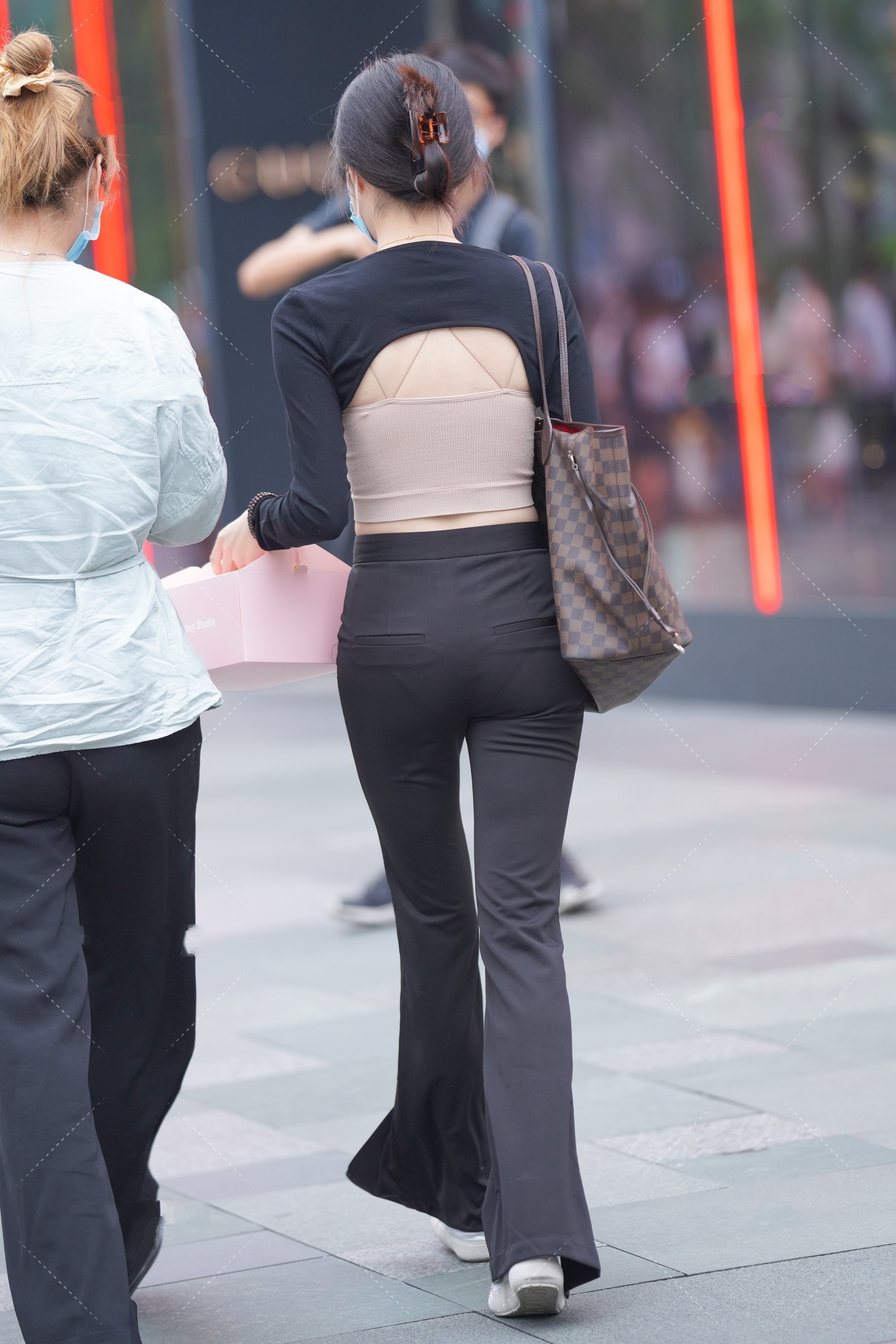 范儿|叠穿的技巧高级感十足, 简单的颜色也具有时尚范儿