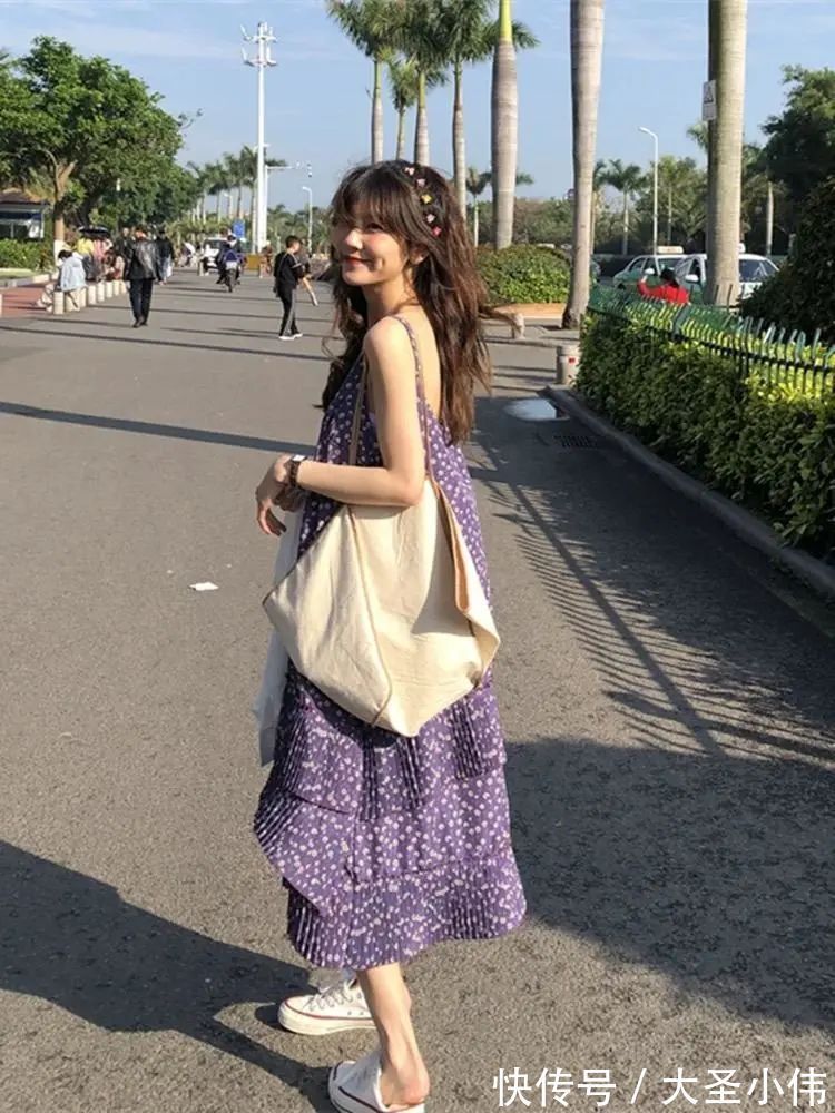 美女|美女街拍:连衣裙合集,每个女孩衣橱里的必备!你喜欢哪一种呢?