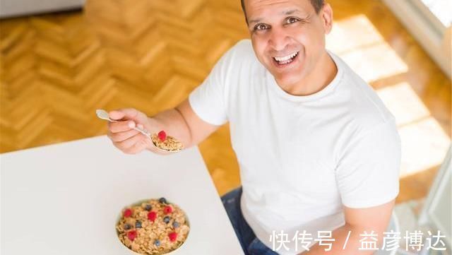 喝咖啡|提醒：五种常见食物，可能比辣椒伤胃，劝你少碰为妙