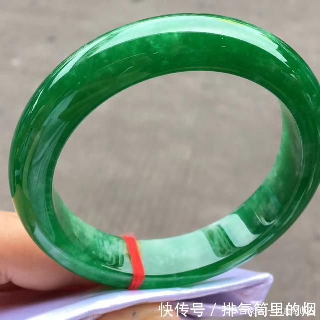 颜色|你的飘花翡翠是真的还是染色品,看了这篇你就懂!