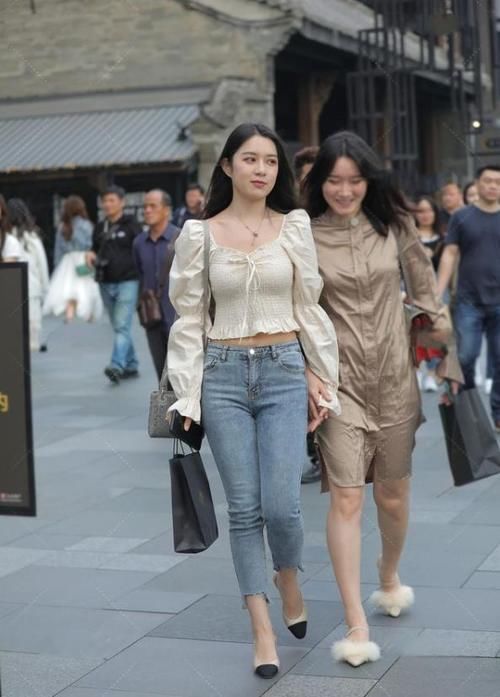 泡泡袖|泡泡袖衬衫和牛仔裤,美丽甜美,爱美女孩的减龄搭配