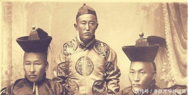 霸气|清末历史老照片贵族衣着霸气,穷人衣不蔽体,图6看着让人愤怒