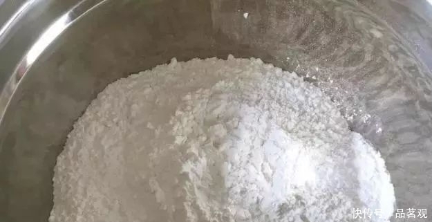 米糕这样做,方法很简单,香甜松软,香浓的大米味道,太好吃