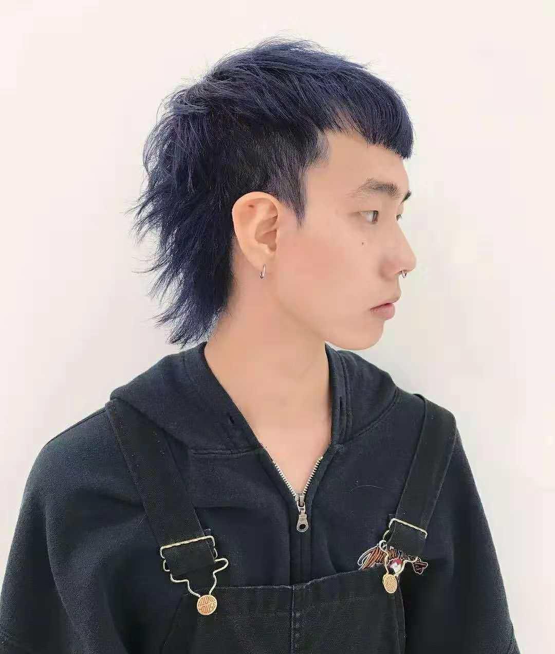 鲻鱼头|“鲻鱼头”和“狼尾式”有啥区别?适合什么脸型?需要烫发吗?