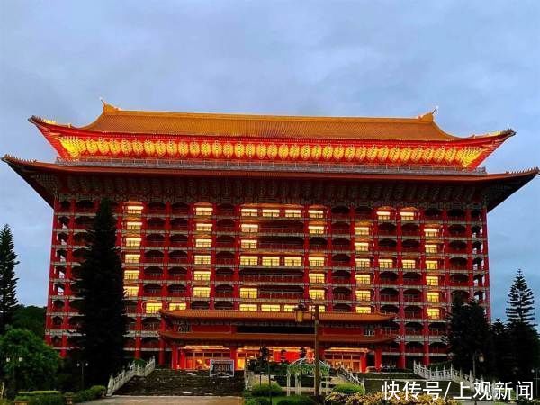 台北101打出 U S A 谢美国送疫苗 网友 请熄灯哀悼500多条冤魂 全网搜