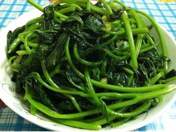 叶子|以前用这种叶子喂猪,其实它是一种菜,现在花钱买着吃