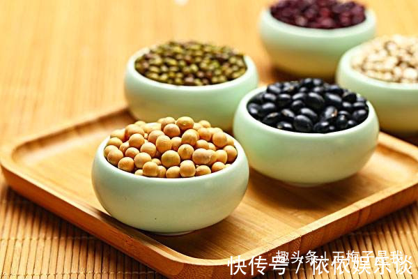 不论绿豆还是红豆，在煮的时候只需要多加1步，煮出来开花软烂