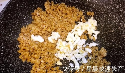 鸡蛋黄|简单的炒饭也能吃出双重口味,色香味俱全,一次就满足!