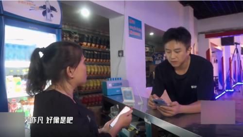 尴尬|鹿晗被人认成吴亦凡，大写的尴尬！这样回答让黑粉们失望