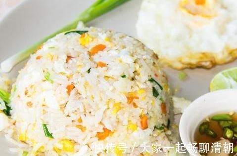 大米|煮米饭，直接加水下锅是不对的，少了2步，难怪米饭不香不松软