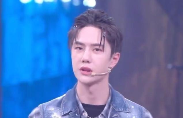 街舞|王一博《街舞》现场“撒谎”,自曝不用自己表情包,否认发给肖战