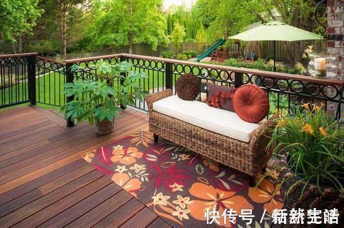 买房|一楼带院子和顶楼带露台,选哪个房子更好?建筑学家给出答案