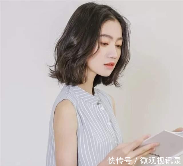 发量|30+的女性别再做土气的造型了,这样的发型才显气质