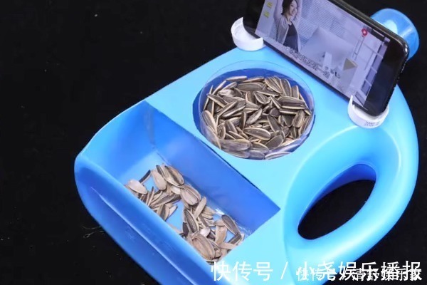 全家|洗衣液瓶子不要扔,简单切几刀,放在床上,全家人都抢着用!