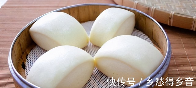 蒸馒头时,别只放酵母和白糖试一试加一点它,馒头蒸出来才香软!