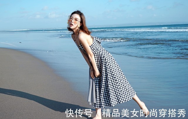 旅游|一款仙气飘飘的旅游海滩度假连衣裙，让你留住永不消失的风采