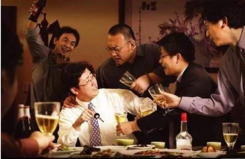 运动|山东一男子，每天坚持夜跑5公里，一年后，他得到了什么？