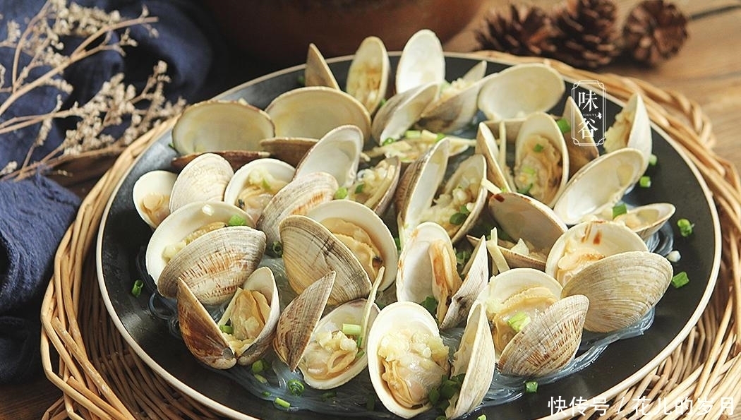 这海鲜春天最鲜嫩,和粉丝一起蒸,原汁原味又不失营养,老少都爱