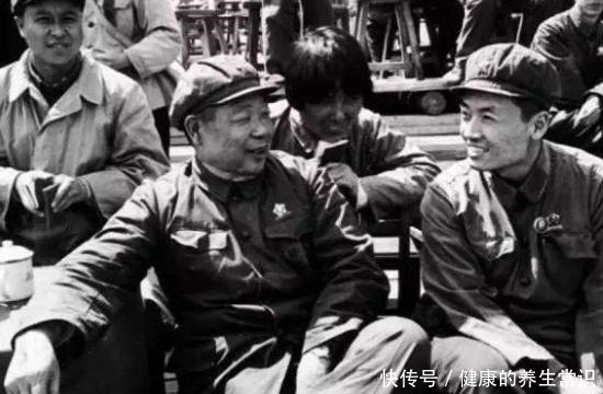 野战军|第二野战军，各兵团司令员是谁建国后什么军衔