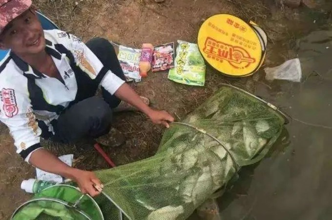 你不能不知道:冷天一用这2种窝料,别不信,大板鲫好钓到没话说