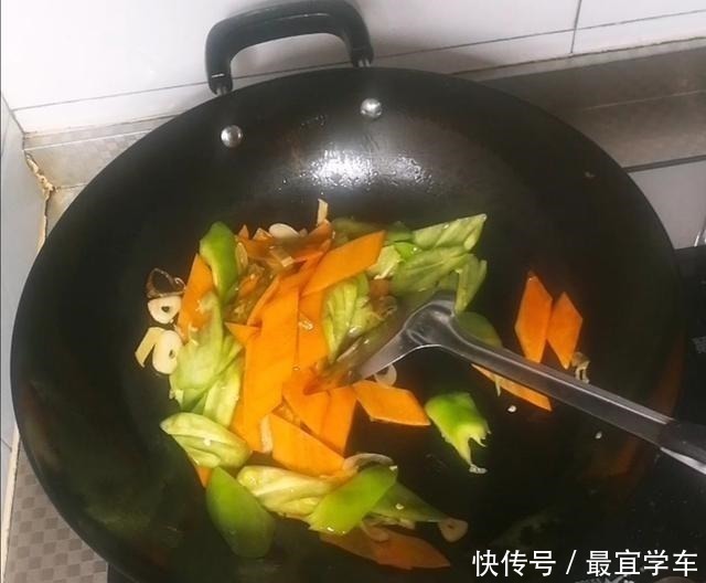 保护眼睛|猪身上这个东西对眼睛好,一头猪只有1个,经常用电脑的人要多吃