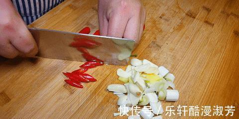 香菇|才知道,这三种蘑菇搭配一起这么好吃,味道鲜上鲜,好吃又下饭