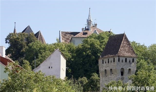 墙头草|世界最“墙头草”国家曾和中国同一阵营,变脸速度比翻书还快!