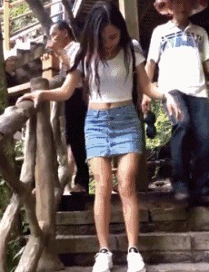 |搞笑GIF:看这熟练的程度 她们肯定不是第一次了